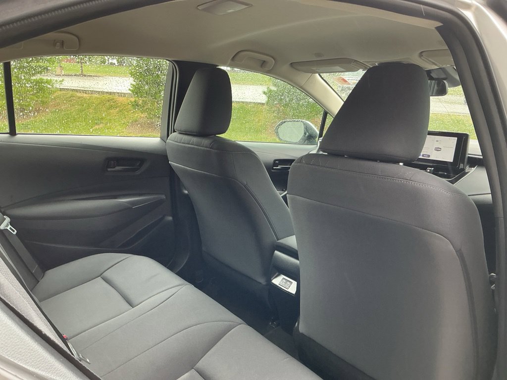 Used 2025 Toyota Corolla LE FWD image 31