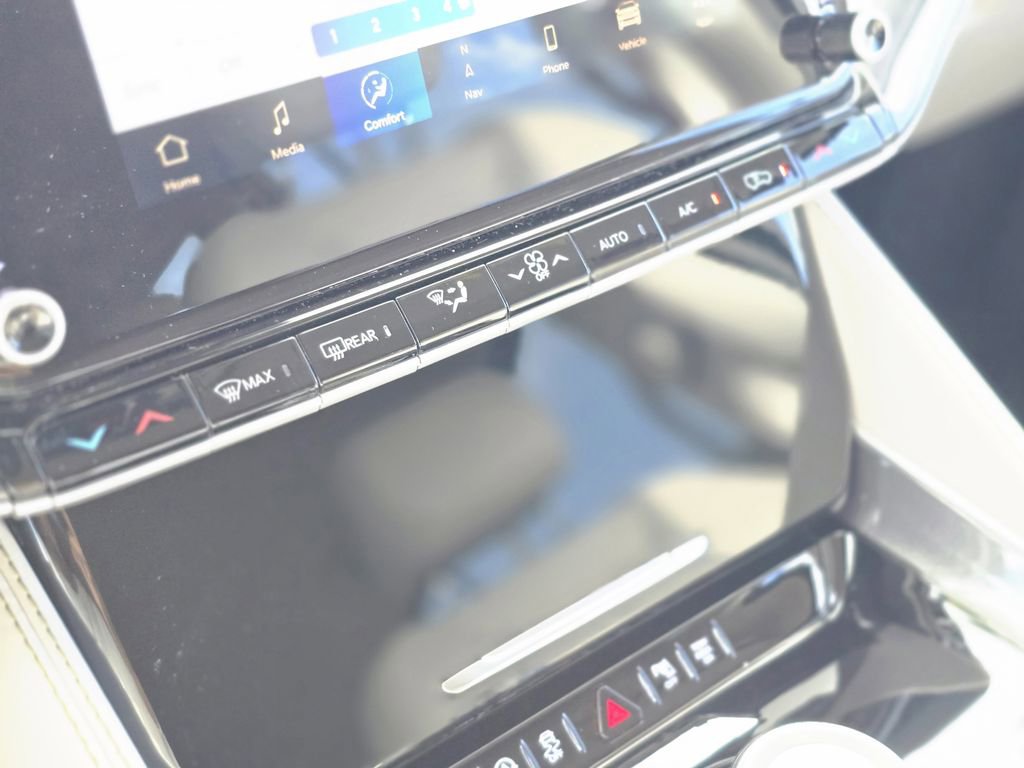 Used 2024 Jeep Wagoneer 2WD image 26