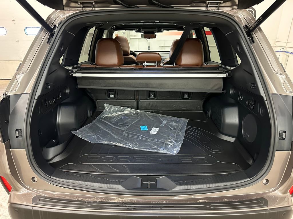 Used 2025 Subaru Forester Touring image 19