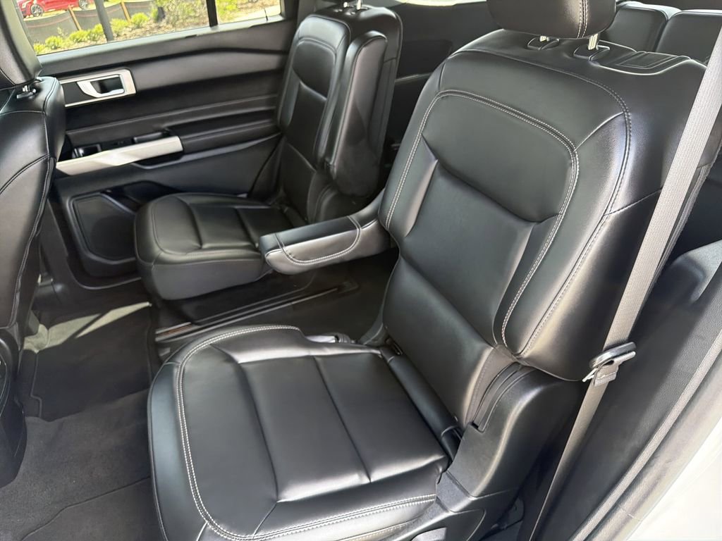 Certified 2022 Ford Explorer XLT w/ Equipment Group 202A image 17
