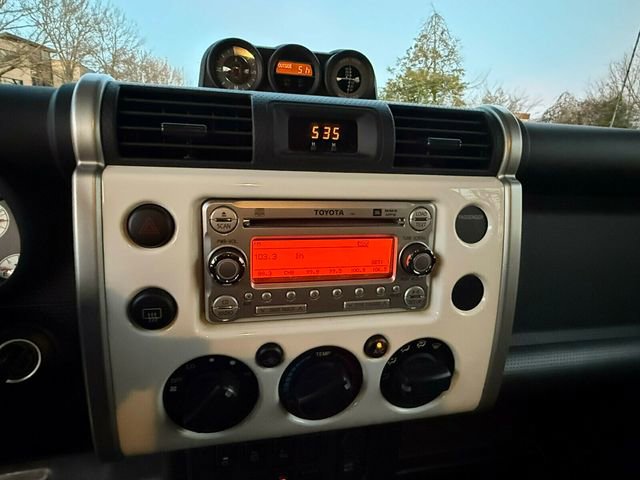 Used 2011 Toyota FJ Cruiser 4WD image 24