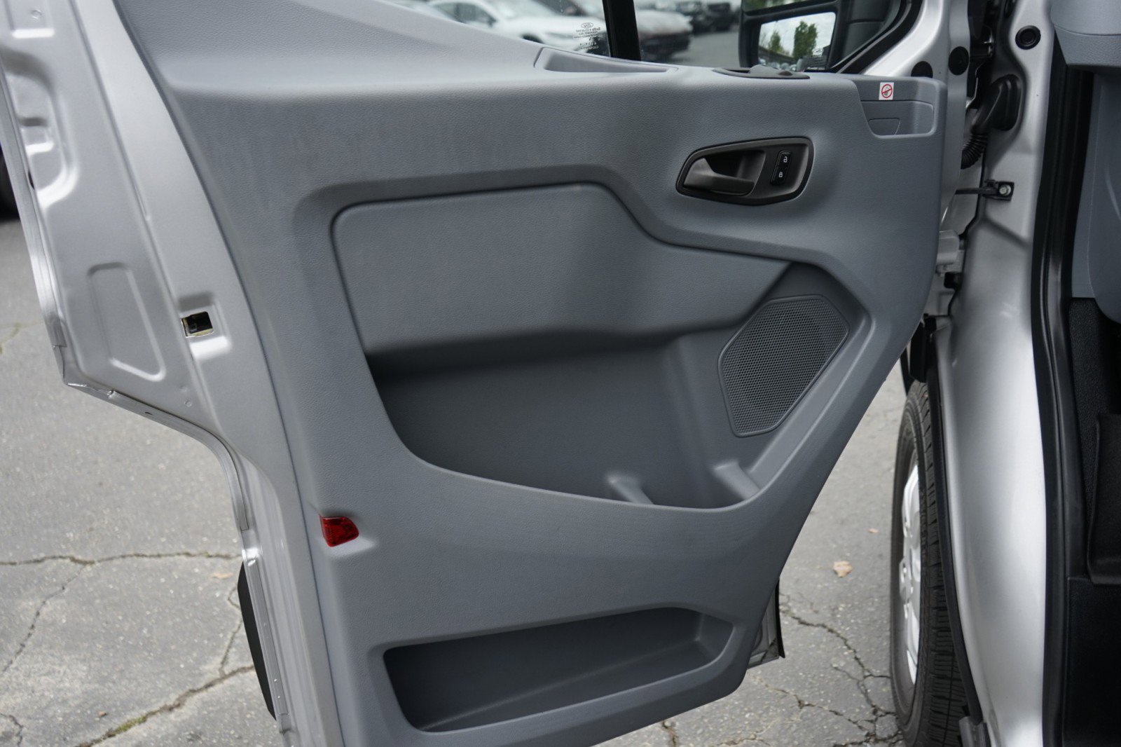 Used 2019 Ford Transit 350 XLT image 28