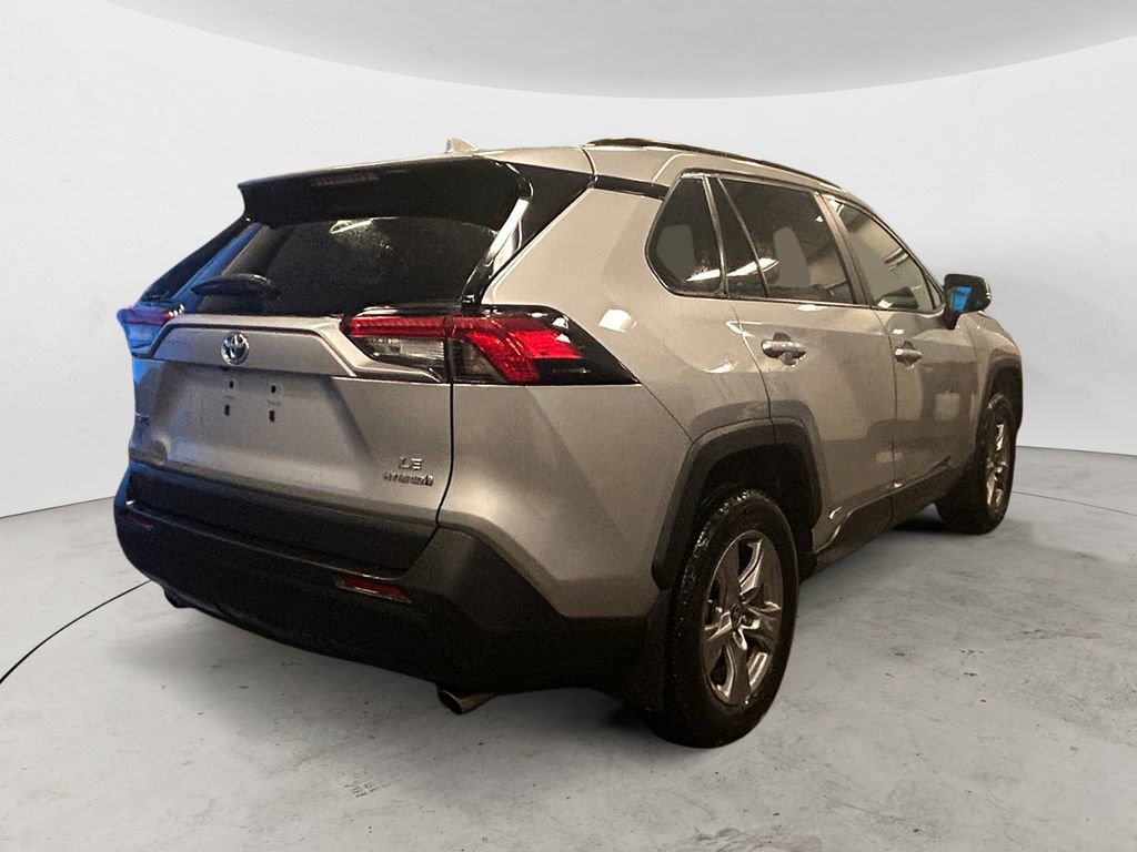 Used 2024 Toyota RAV4 LE image 5