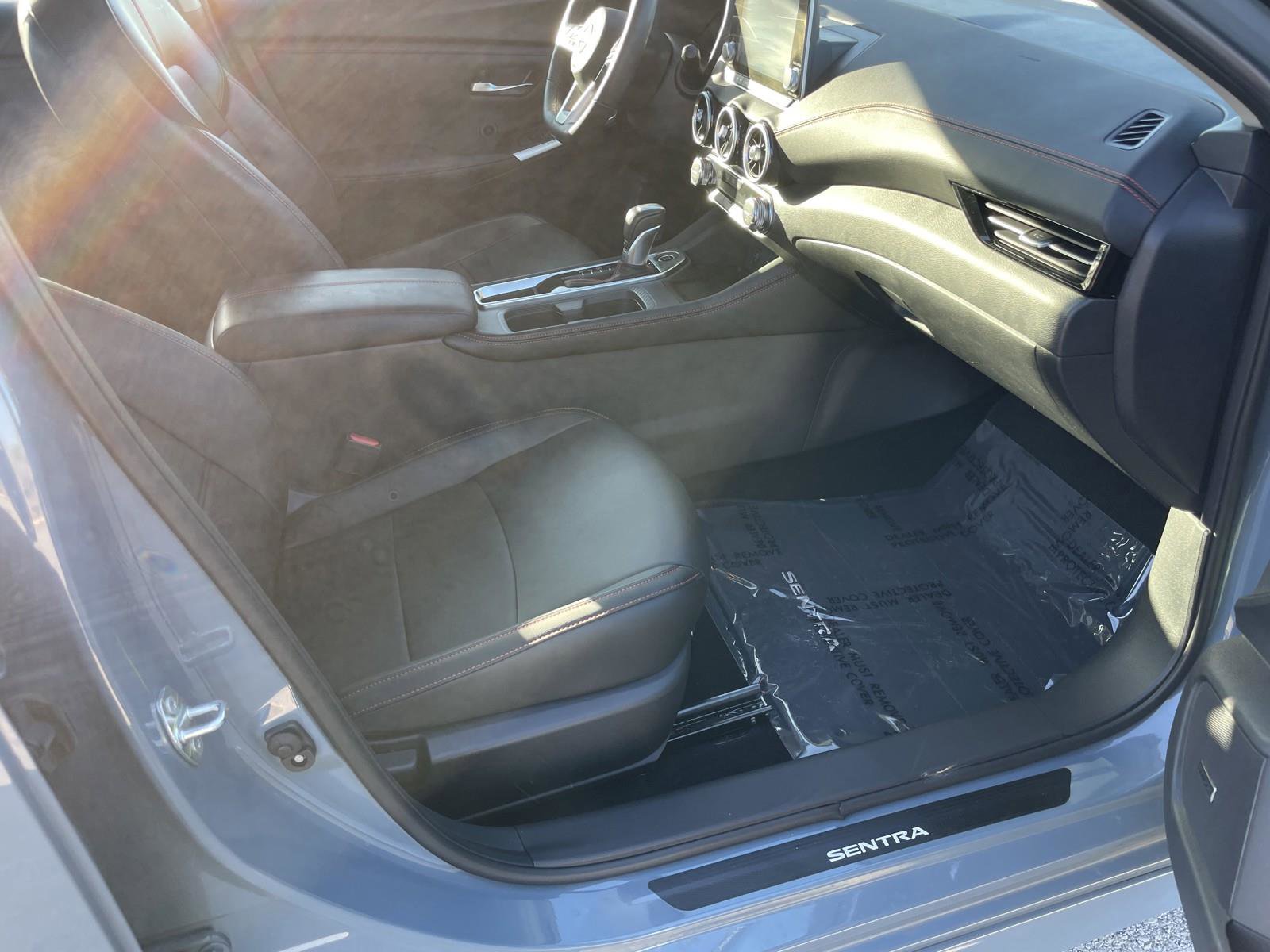 Used 2024 Nissan Sentra SR w/ SR Premium Package image 32