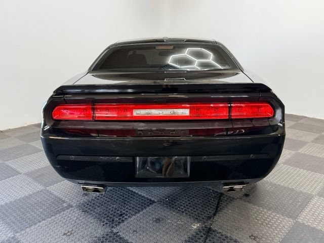 Used 2014 Dodge Challenger R/T RWD image 10