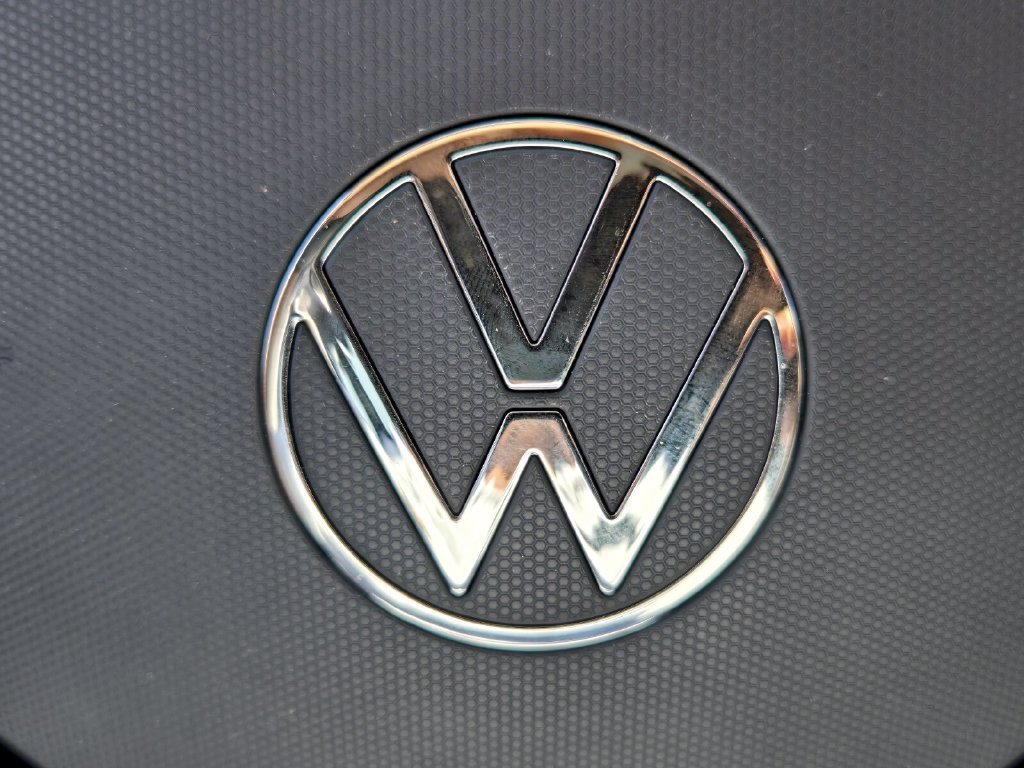 Certified 2024 Volkswagen Taos S FWD image 27