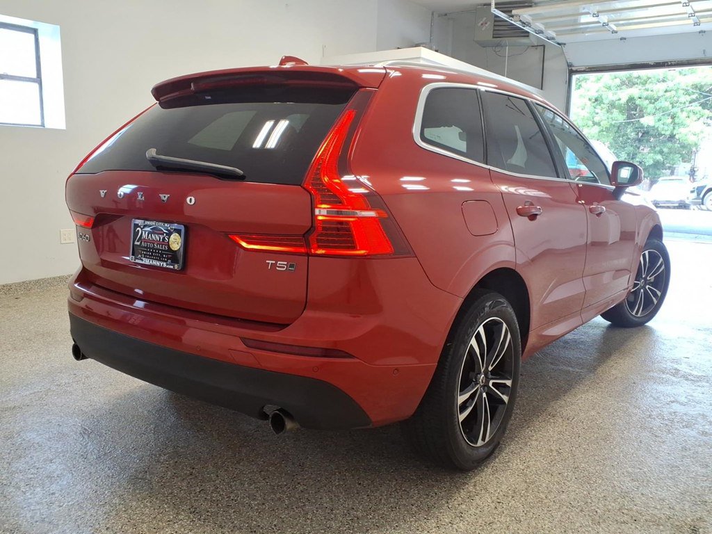 Used 2019 Volvo XC60 AWD T5 Momentum w/ Premium Package image 4