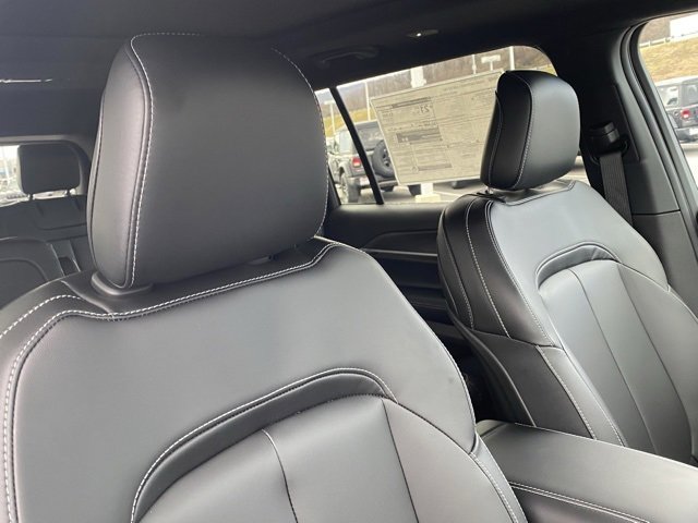 New 2025 Jeep Grand Cherokee L Limited w/ Black Appearance Package image 31