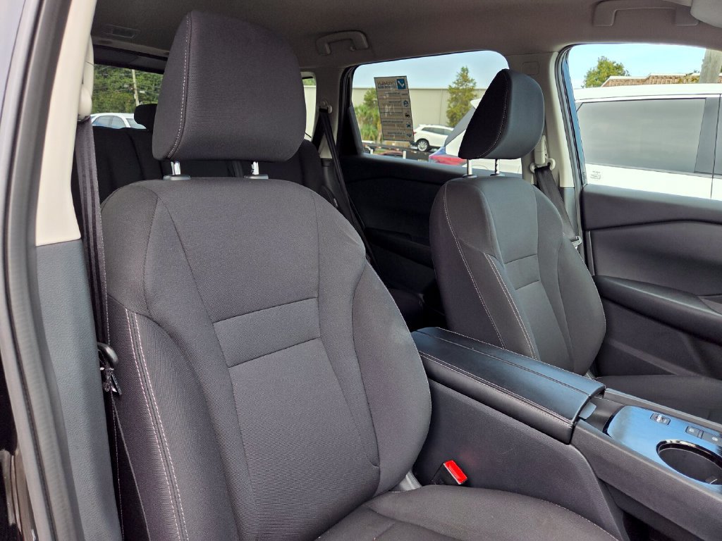 Used 2026 Nissan Rogue S FWD image 29