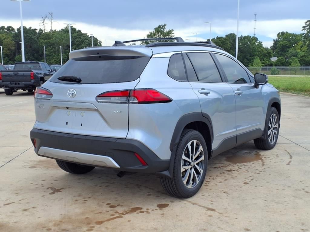 Used 2025 Toyota Corolla Cross XLE w/ Convenience Package image 10