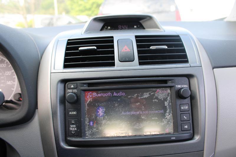 Used 2013 Toyota Corolla LE FWD image 15