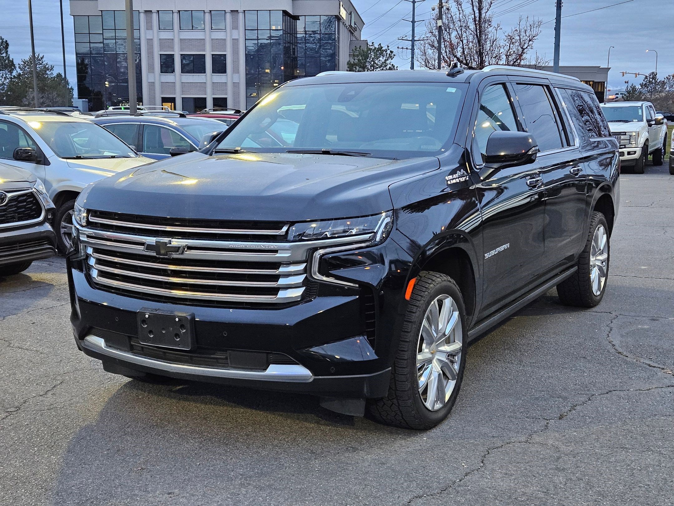 Used 2021 Chevrolet Suburban High Country w/ Premium Package image 10