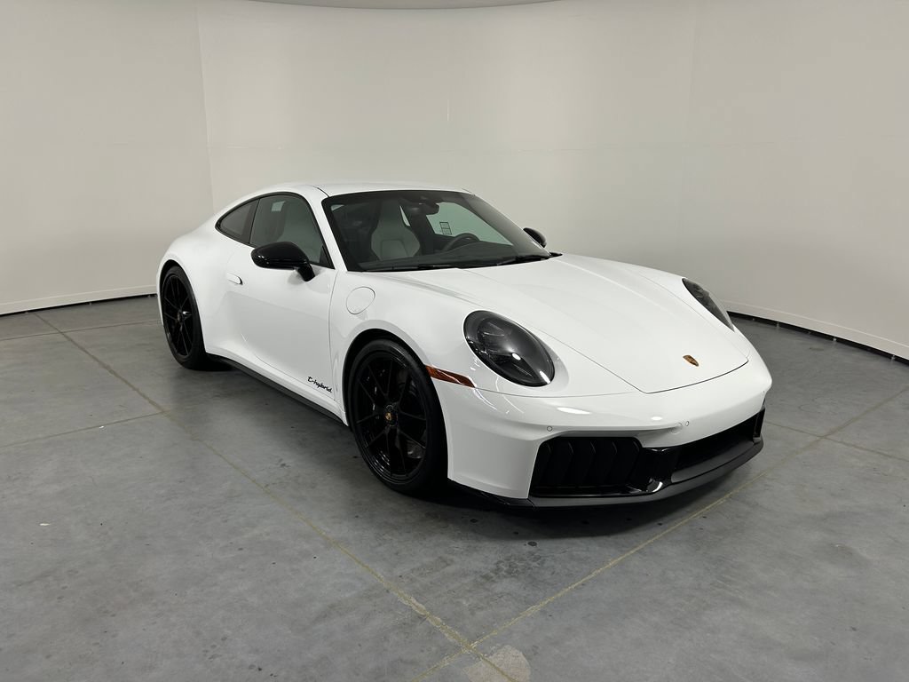 Certified 2025 Porsche 911 Carrera GTS RWD image 9