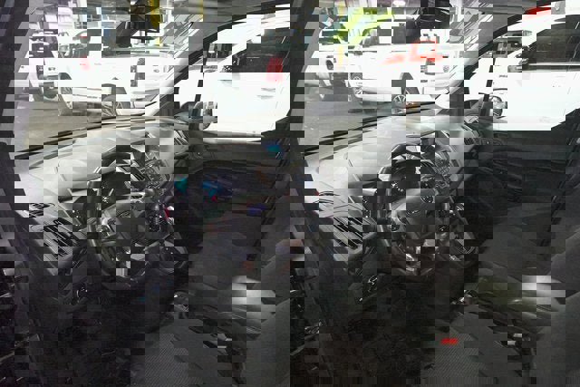 Used 2017 Ford Transit Connect XL image 11