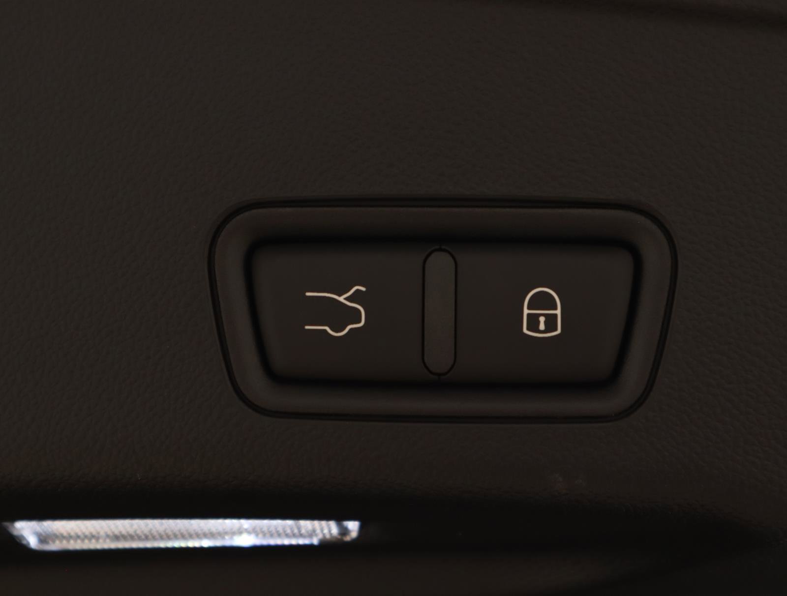 New 2025 Maserati Grecale GT image 12