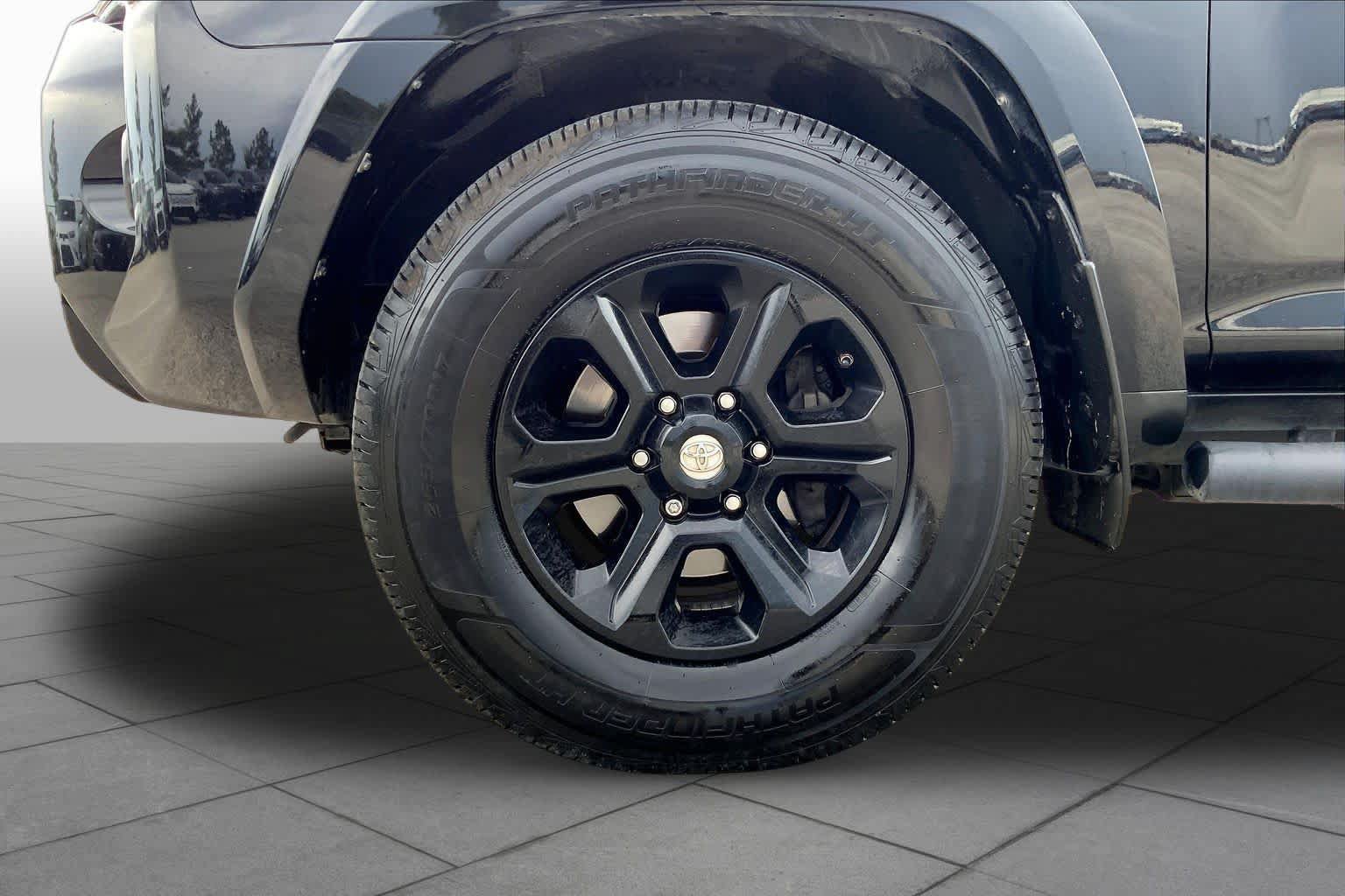 Used 2015 Toyota 4Runner SR5 Premium RWD image 11