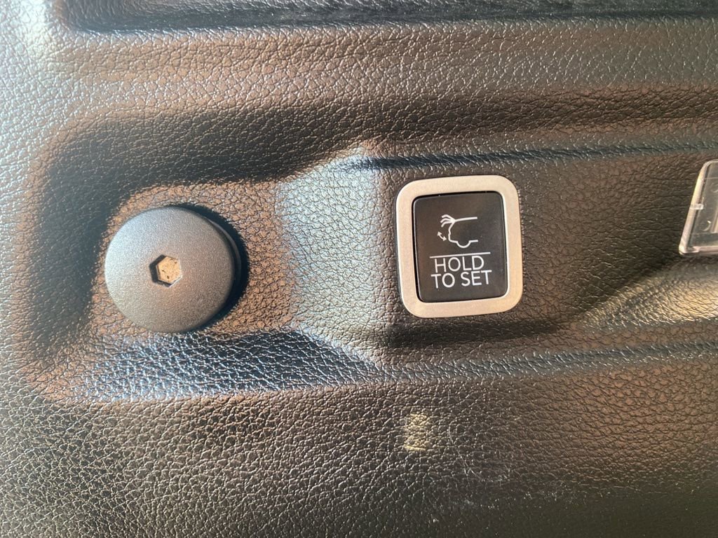 Used 2023 Jeep Grand Cherokee L Limited w/ Trailer Tow Group (B) image 14