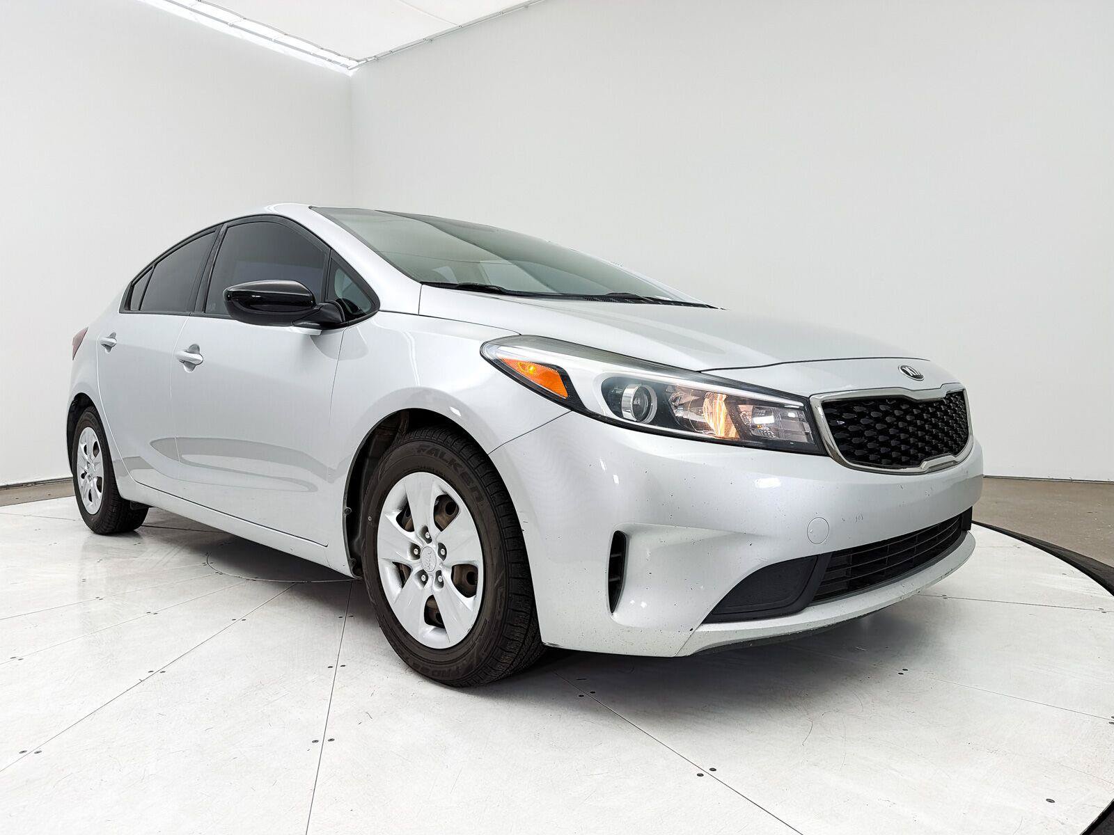Used 2017 Kia Forte LX FWD image 1