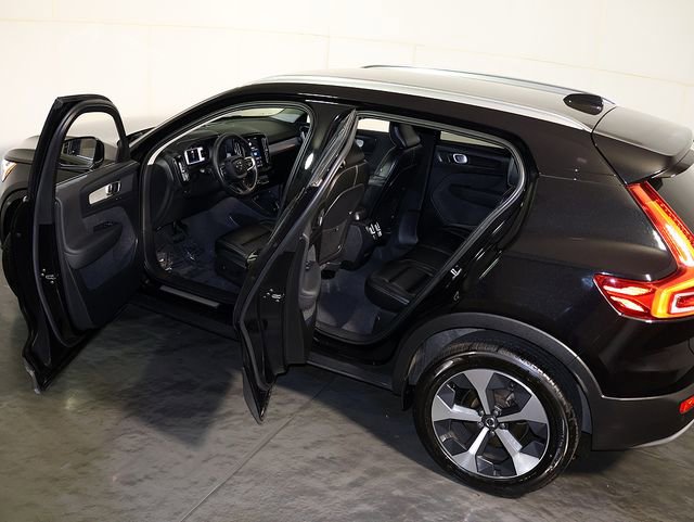 Used 2024 Volvo XC40 B5 Core AWD/4WD image 5