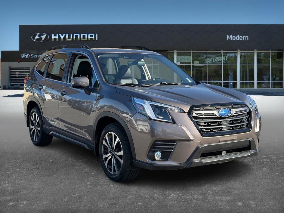 Used 2023 Subaru Forester Limited image 3