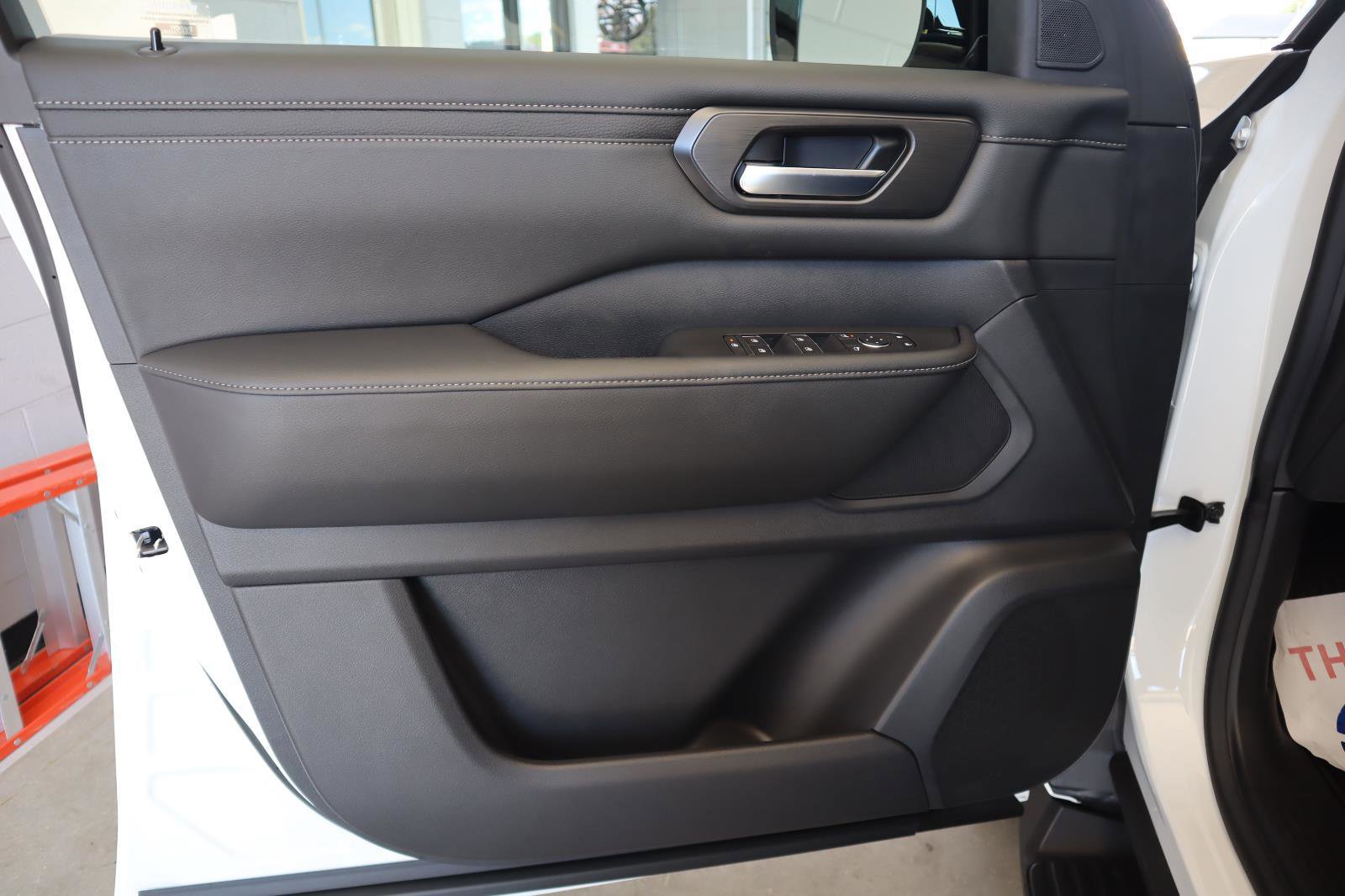 New 2026 Nissan Armada SV image 12