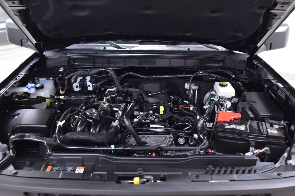 Used 2024 Ford Bronco Black Diamond AWD/4WD image 32