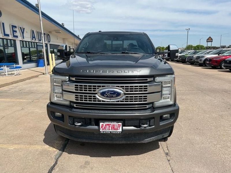 Used 2018 Ford F250 Platinum w/ Platinum Ultimate Package AWD/4WD image 9