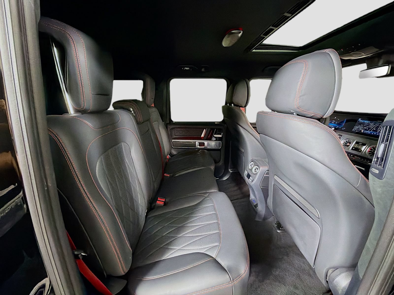 Used 2025 Mercedes-Benz G 63 AMG 4MATIC image 30