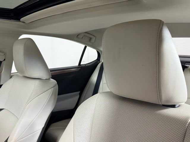 Certified 2025 Lexus ES 300h 300h w/ Premium Package image 15