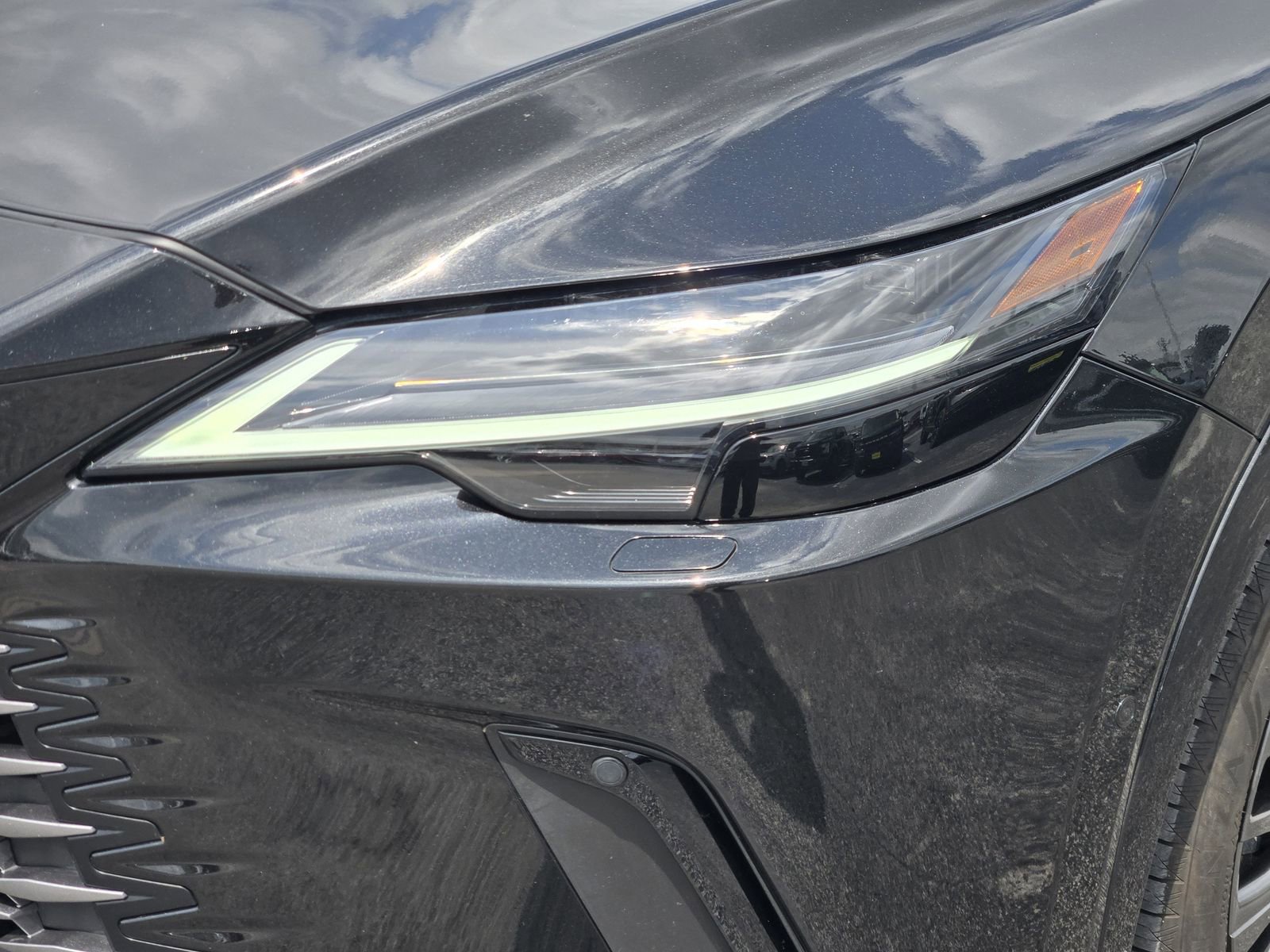 Used 2023 Lexus RX 350 FWD w/ Cold Area Package image 10