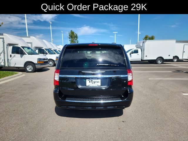 Used 2013 Chrysler Town & Country Touring FWD image 9