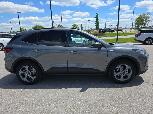 Used 2025 Ford Escape ST-Line AWD/4WD image 6