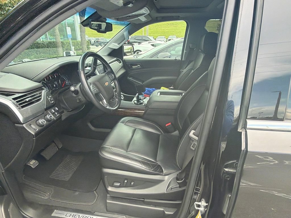 Used 2019 Chevrolet Suburban LT AWD/4WD image 3