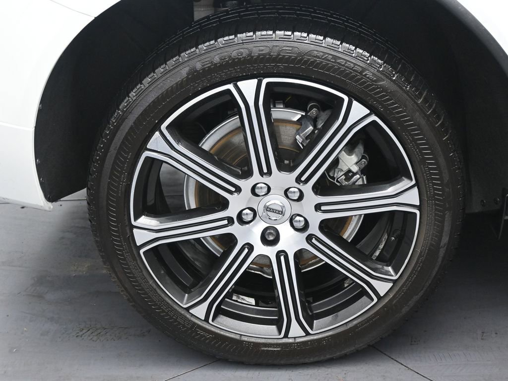 Used 2019 Volvo XC60 T8 Inscription w/ Advanced Package image 35