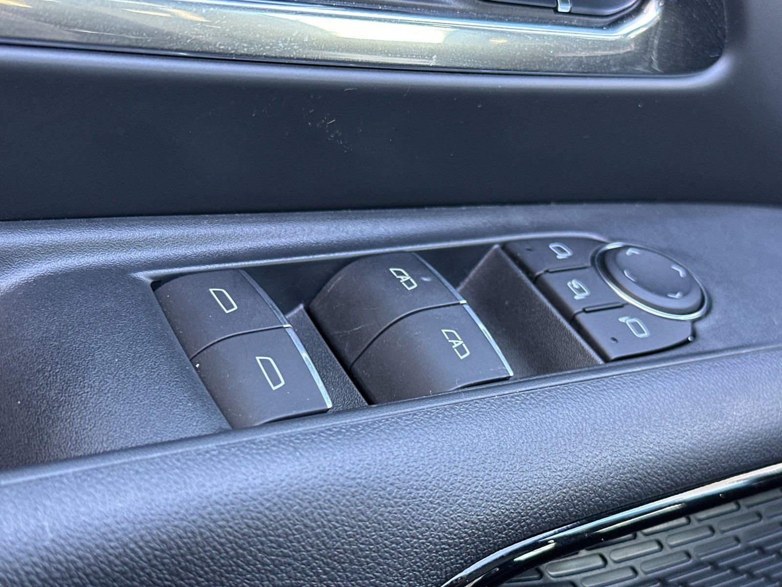 Used 2024 Chevrolet Silverado EV RST image 27