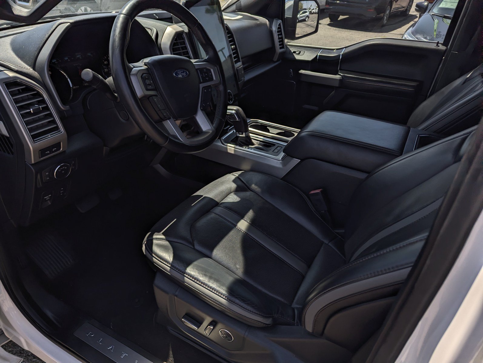 Used 2018 Ford F150 Platinum w/ Equipment Group 701A Luxury AWD/4WD image 11