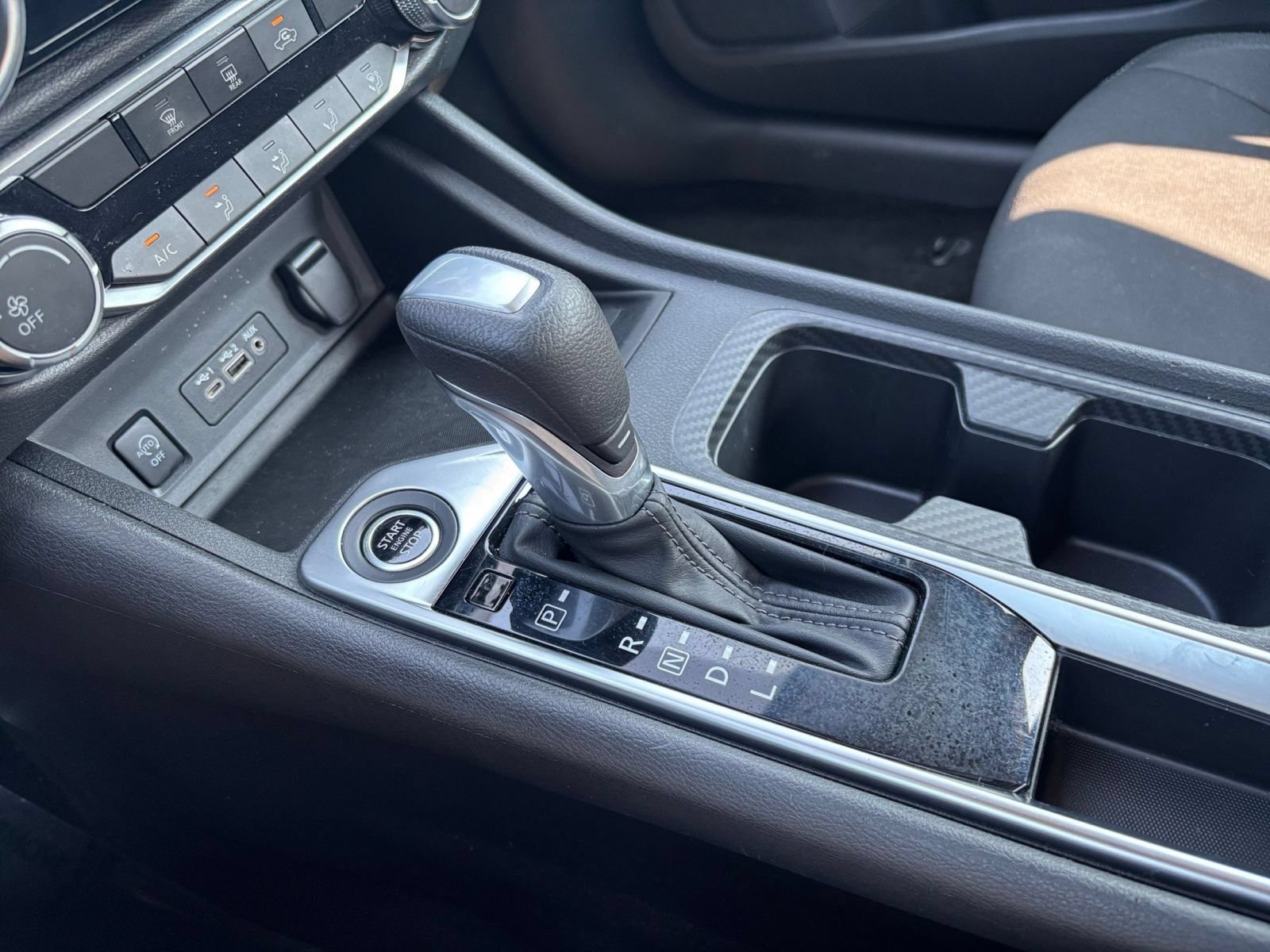 Used 2025 Nissan Sentra SV FWD image 38