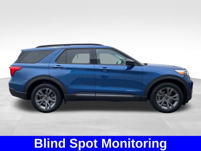 Used 2023 Ford Explorer XLT w/ Equipment Group 202A AWD/4WD image 6
