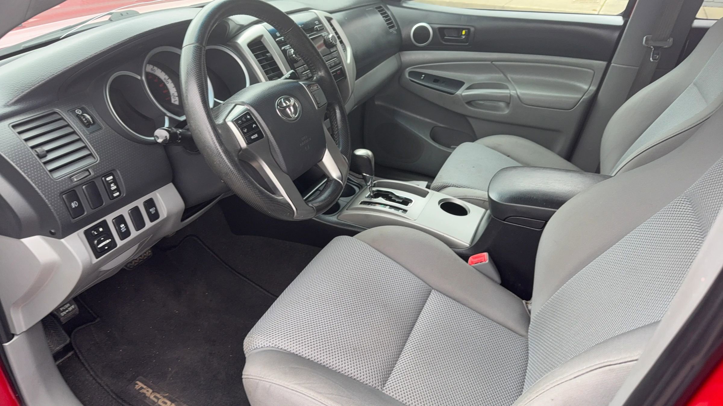 Used 2012 Toyota Tacoma Pickup 4D 6 ft image 11