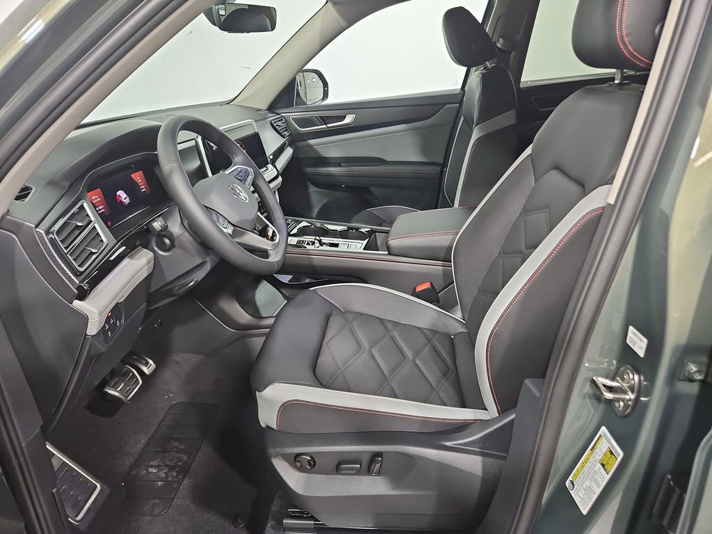 New 2026 Volkswagen Atlas Peak Edition image 18