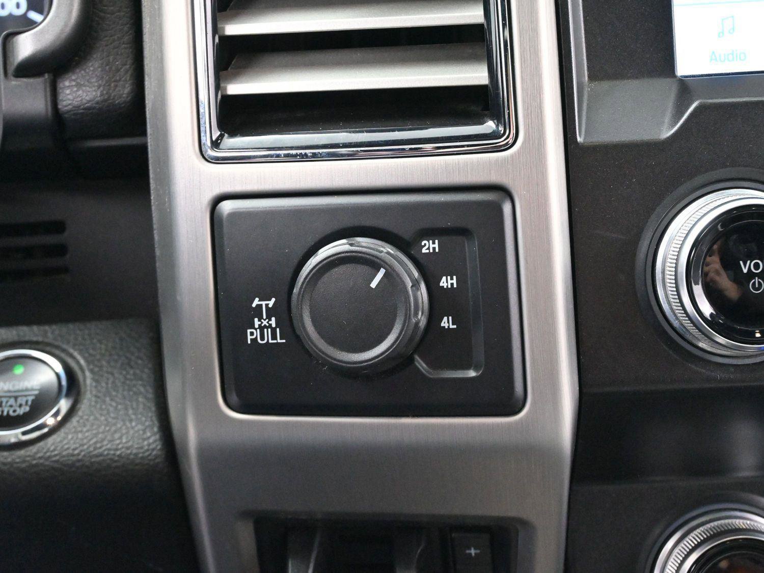 Used 2021 Ford F350 Platinum w/ Tremor Off-Road Package image 28