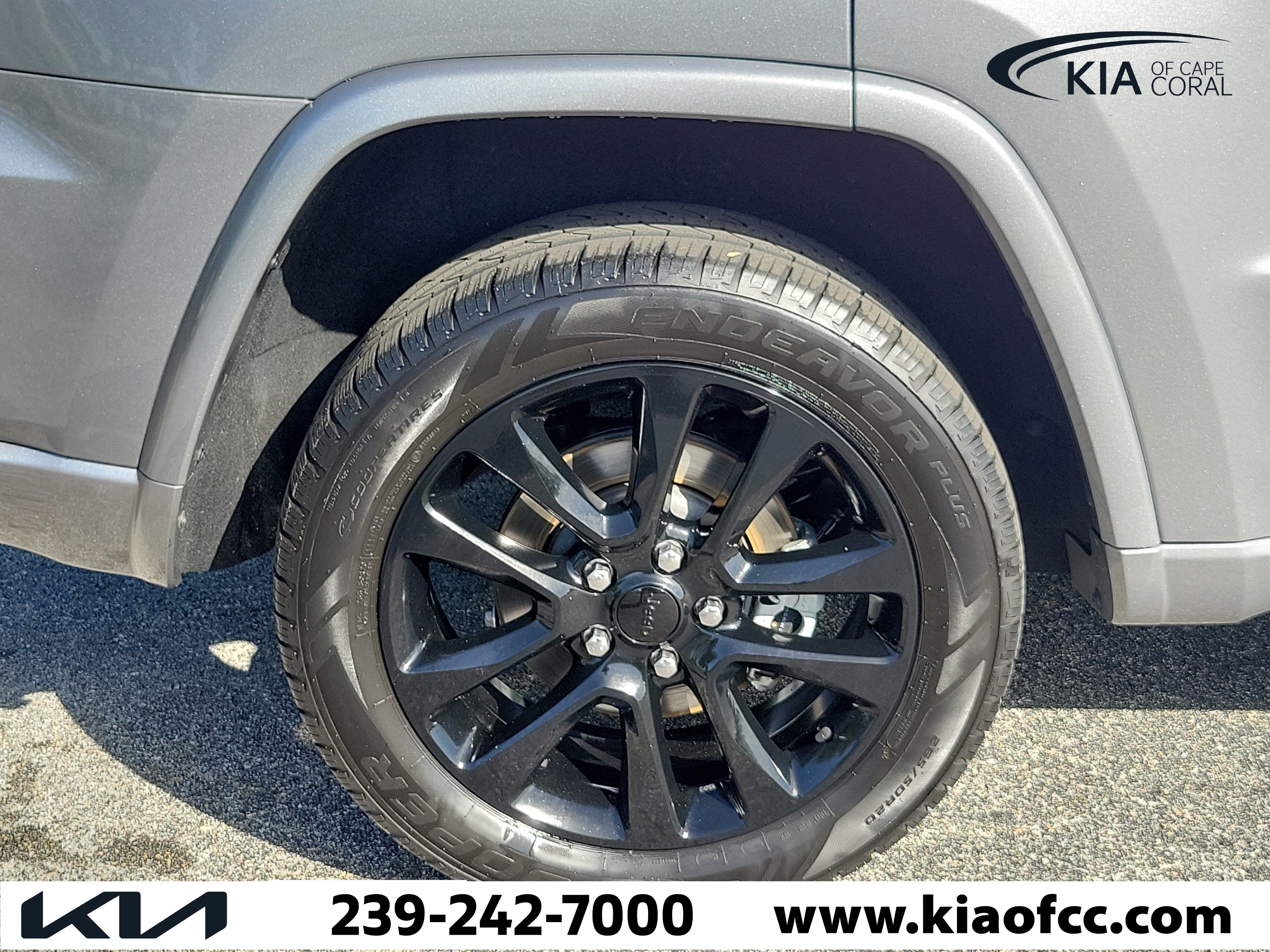 Used 2021 Jeep Grand Cherokee Laredo X RWD image 10