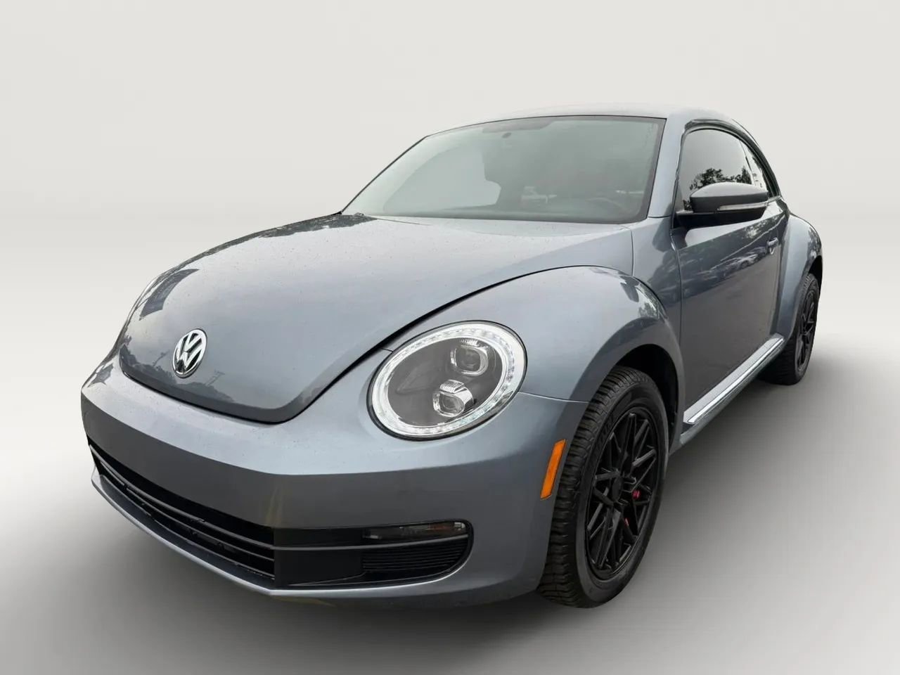 Used 2012 Volkswagen Beetle 2.5 FWD image 1