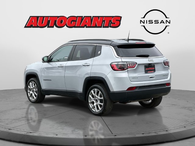 Used 2025 Jeep Compass Limited AWD/4WD image 6