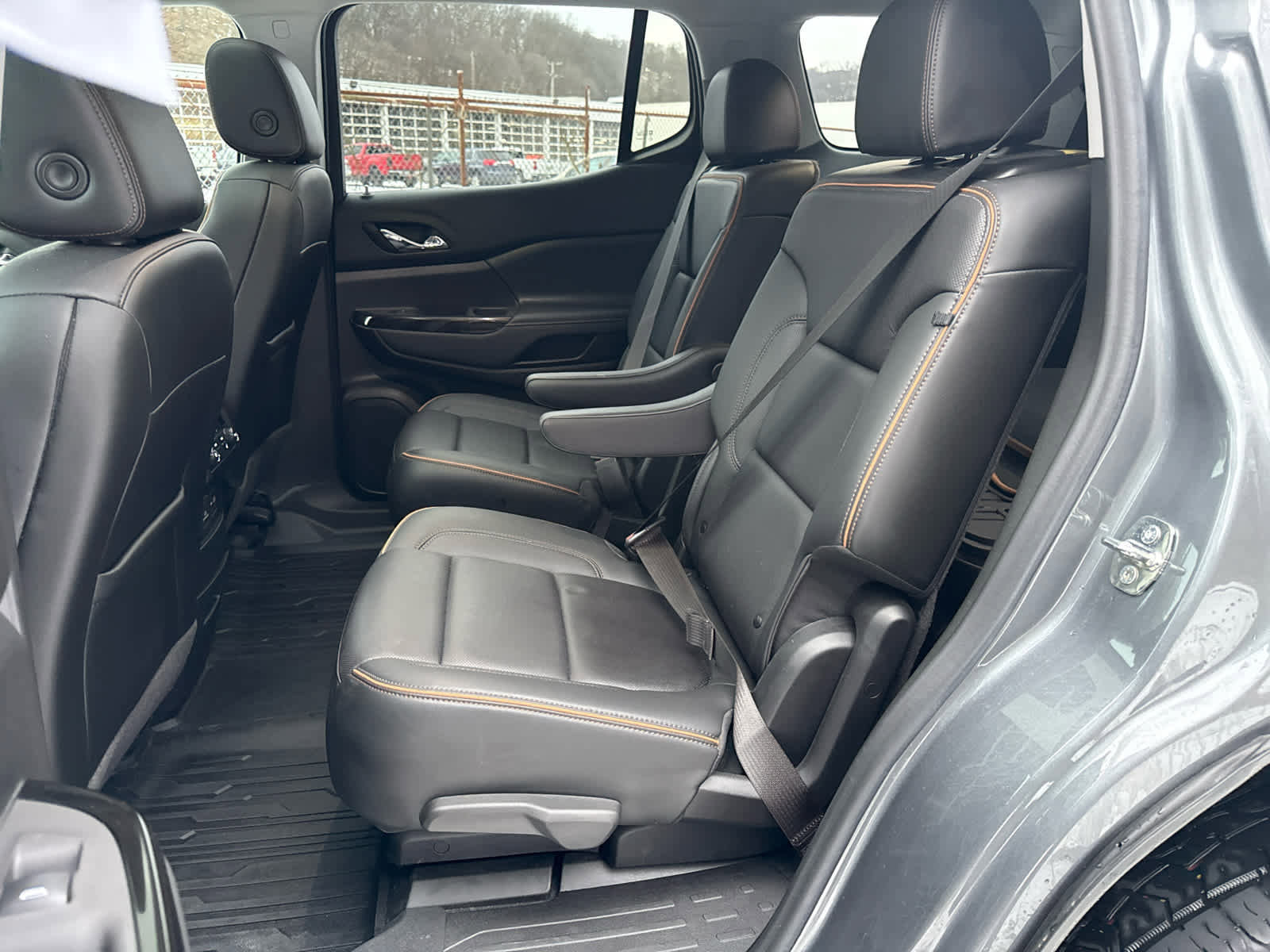 Used 2022 GMC Acadia AT4 w/ Technology Package image 24