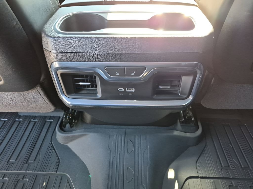Used 2024 GMC Sierra 3500 Denali Ultimate image 23