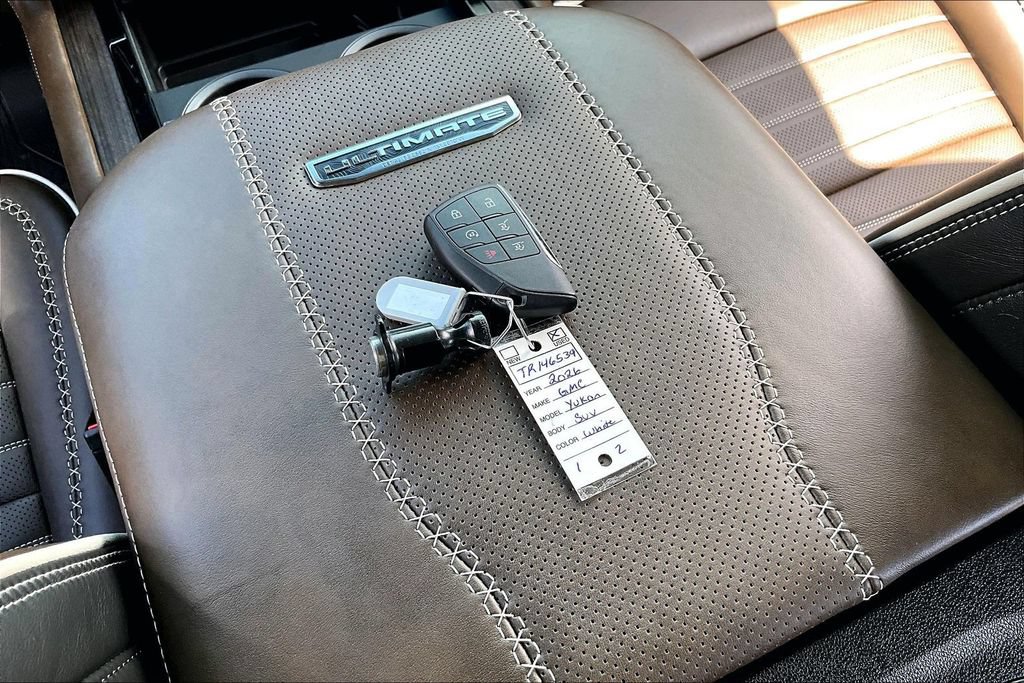 Used 2026 GMC Yukon XL Denali Ultimate w/ LPO, Floor Liner Package AWD/4WD image 14