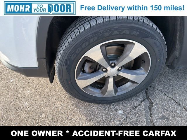 Used 2019 Jeep Cherokee Limited image 9