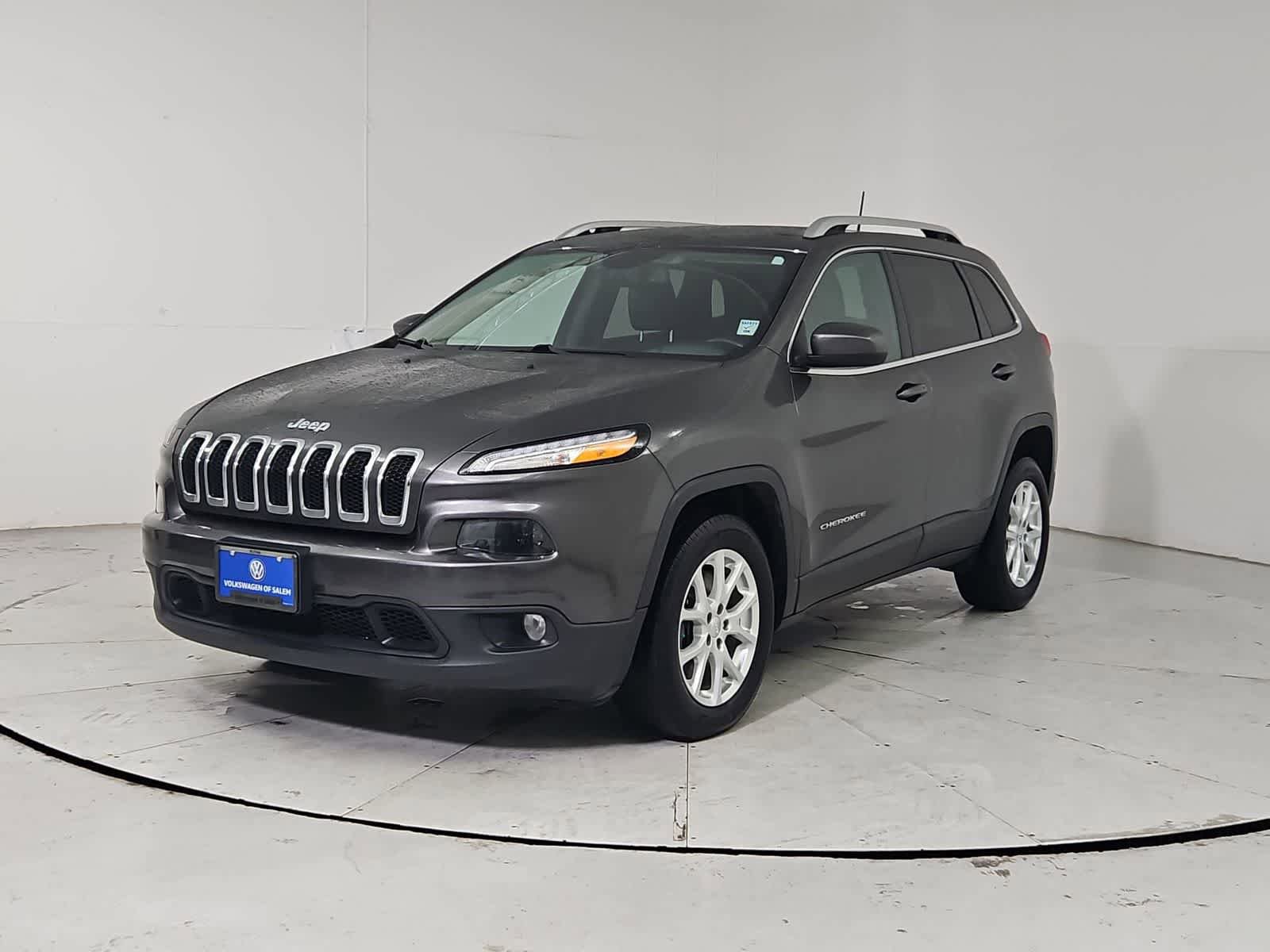 Used 2018 Jeep Cherokee Latitude Plus w/ Comfort/Convenience Group