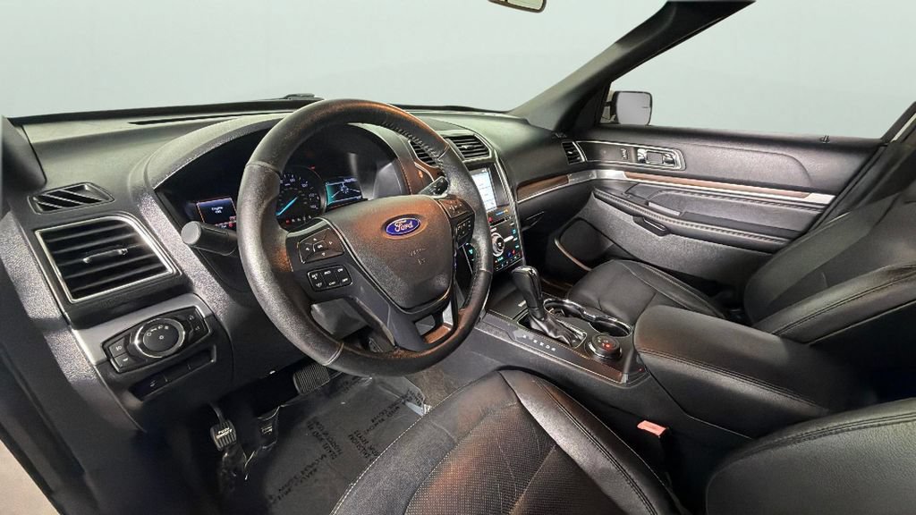 Used 2017 Ford Explorer Limited AWD/4WD image 18